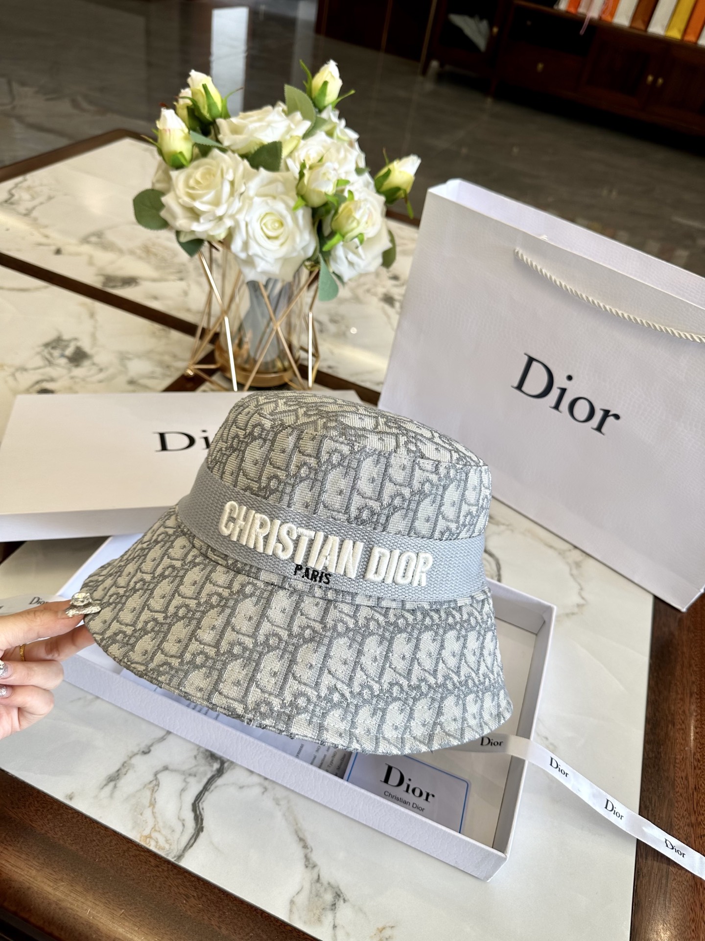 dior hat model 07